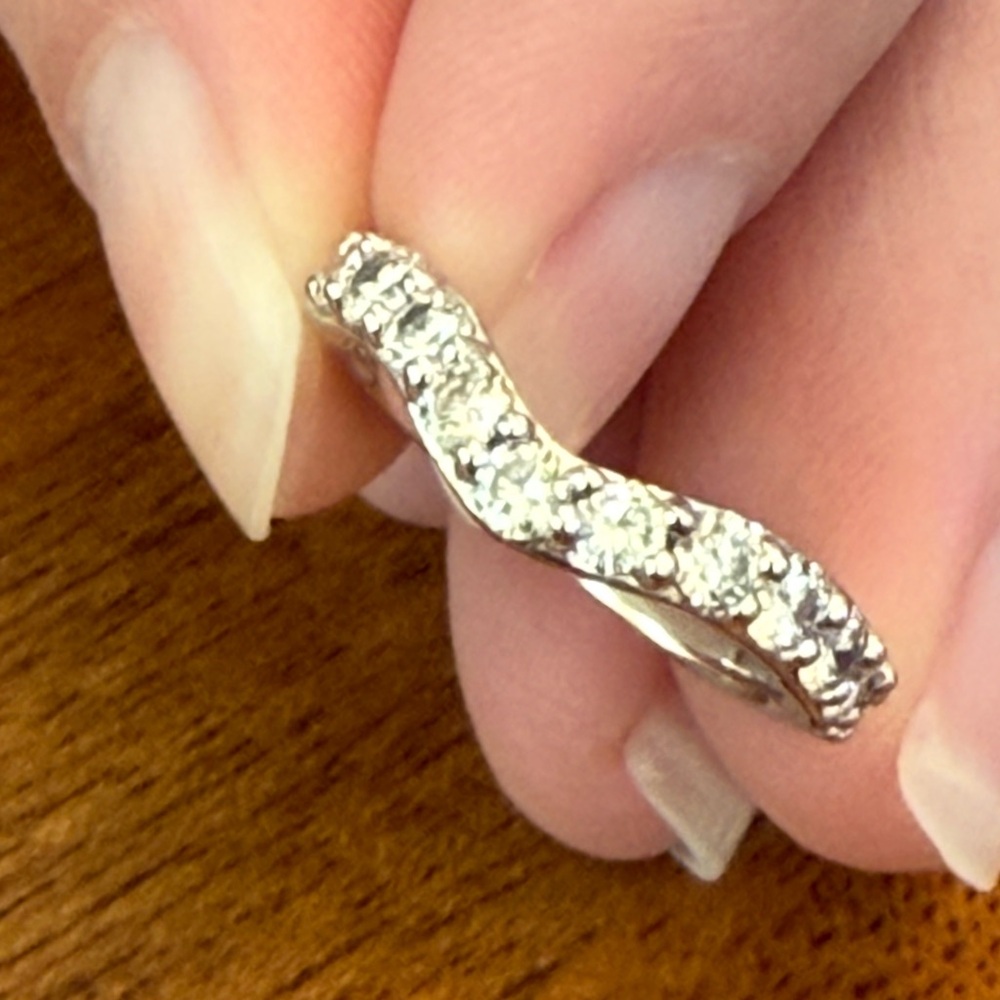 Platinum Curved Diamond Wedding Band Size 4.75 17 Diamonds - Appraised $2,750 - Picture 3 of 5